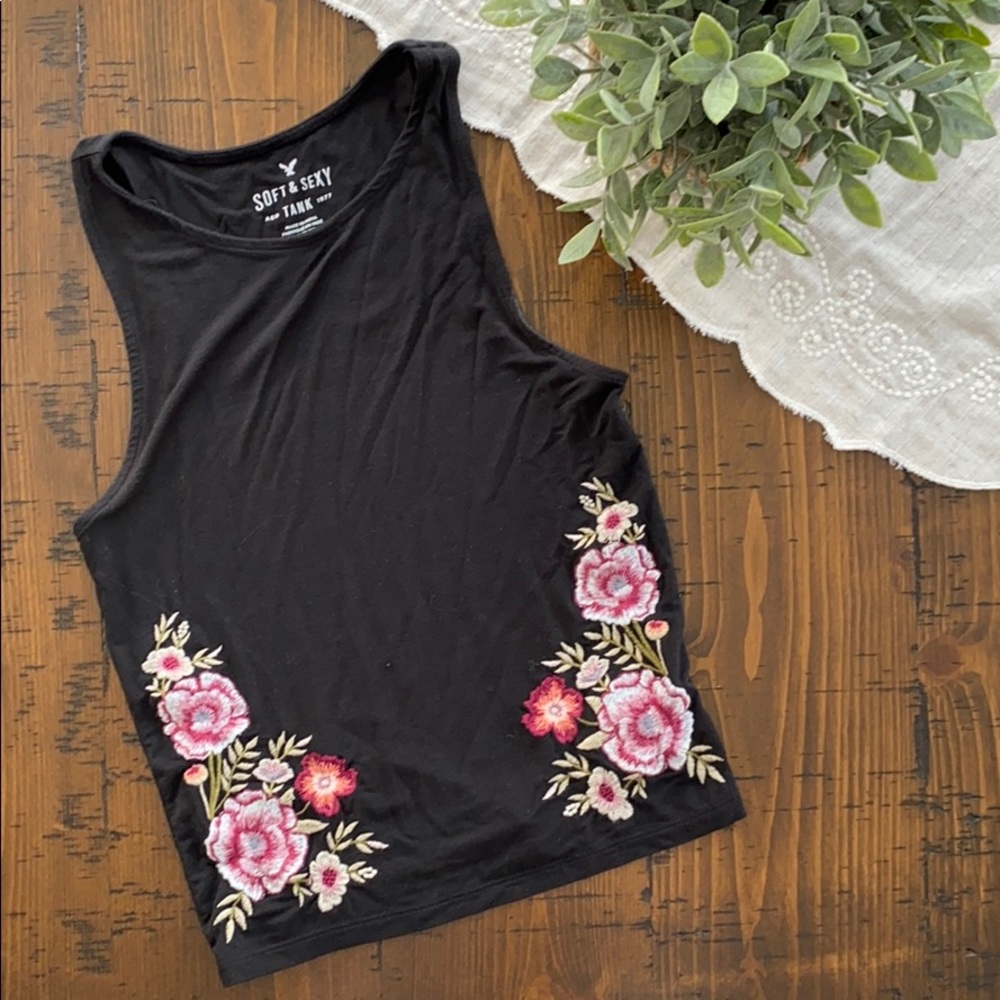EUC floral embroidered AE tank